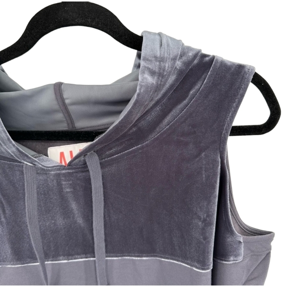 All Worthy Hunter McGrady Velvet Hoodie Pewter Cold Shoulder Pullover, 5X - Picture 5 of 7